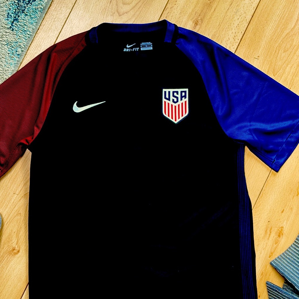 Nike Mens Medium US National Team 2016 Away soccer jersey